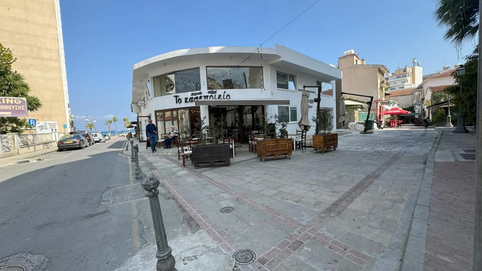 Majestic Seaside Larnaka Finikoudes Apartment